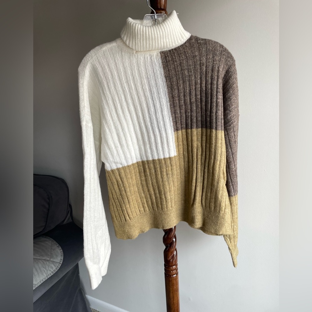 Colorblock Turtleneck Sweater - White, Brown, Tan